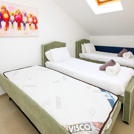 Saidoff, Amazing 4 Bedroom 3 Bath In City Center, Pool, Parking!!! Gerusalemme Esterno foto
