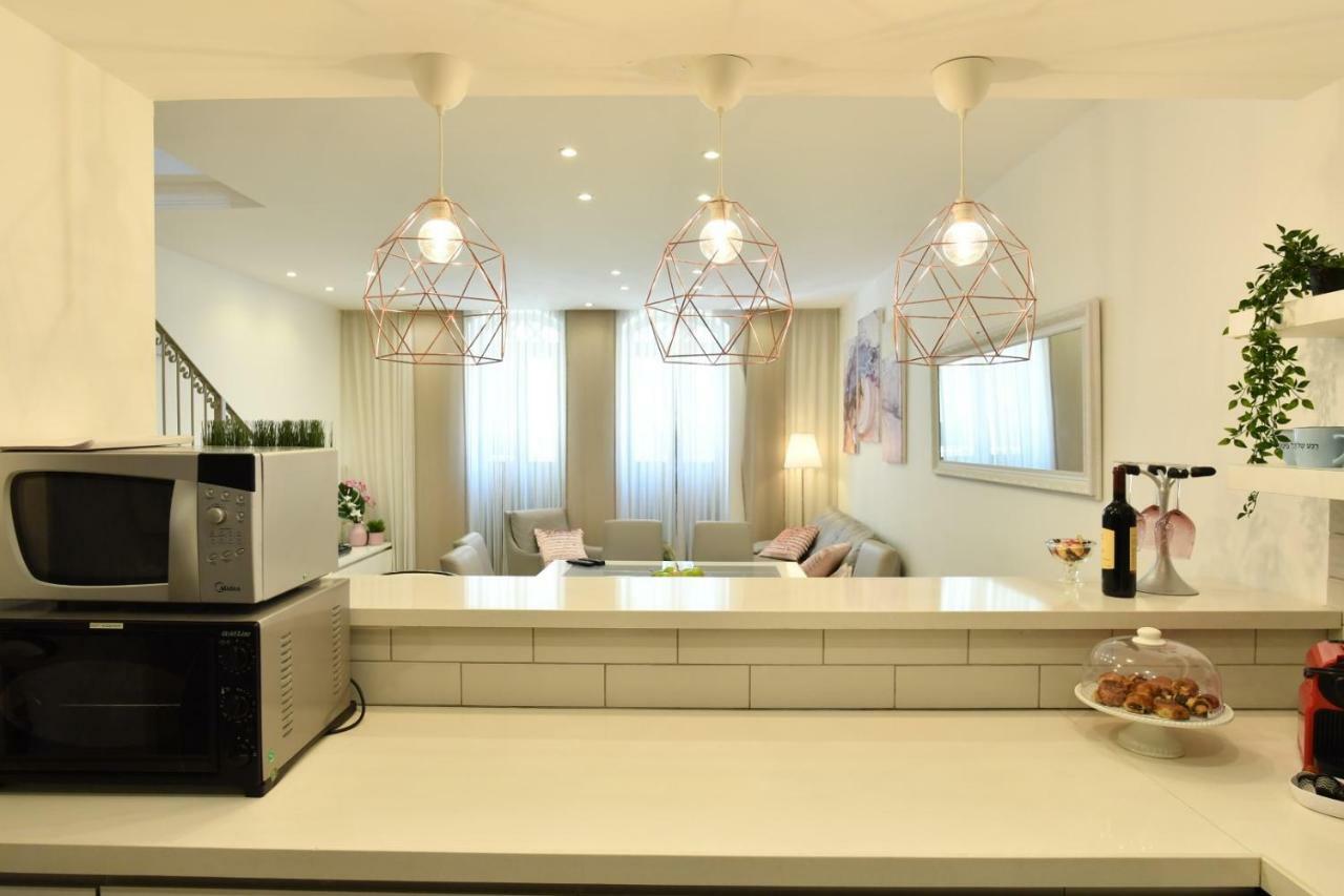 Saidoff, Amazing 4 Bedroom 3 Bath In City Center, Pool, Parking!!! Gerusalemme Esterno foto