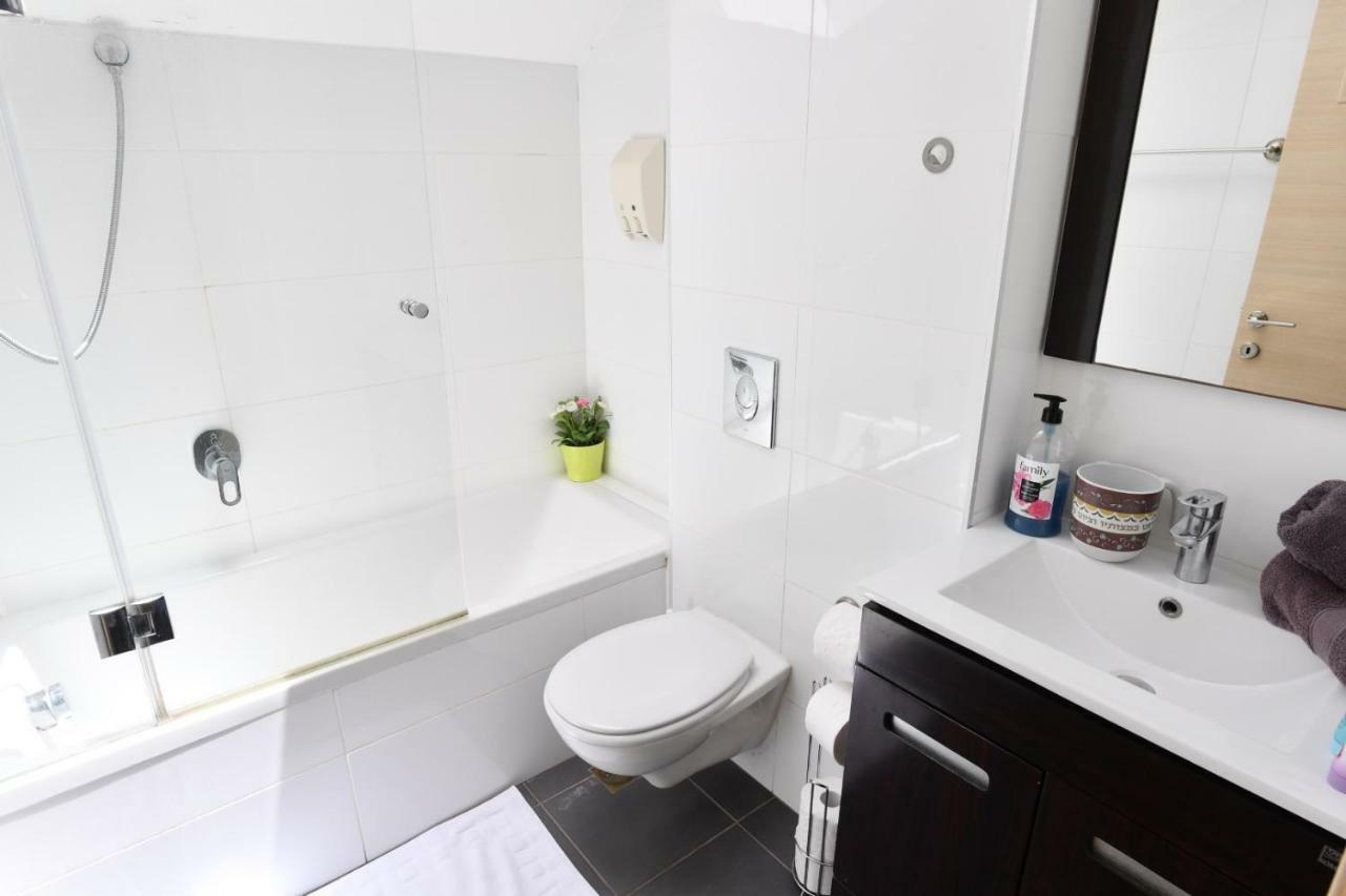 Saidoff, Amazing 4 Bedroom 3 Bath In City Center, Pool, Parking!!! Gerusalemme Esterno foto
