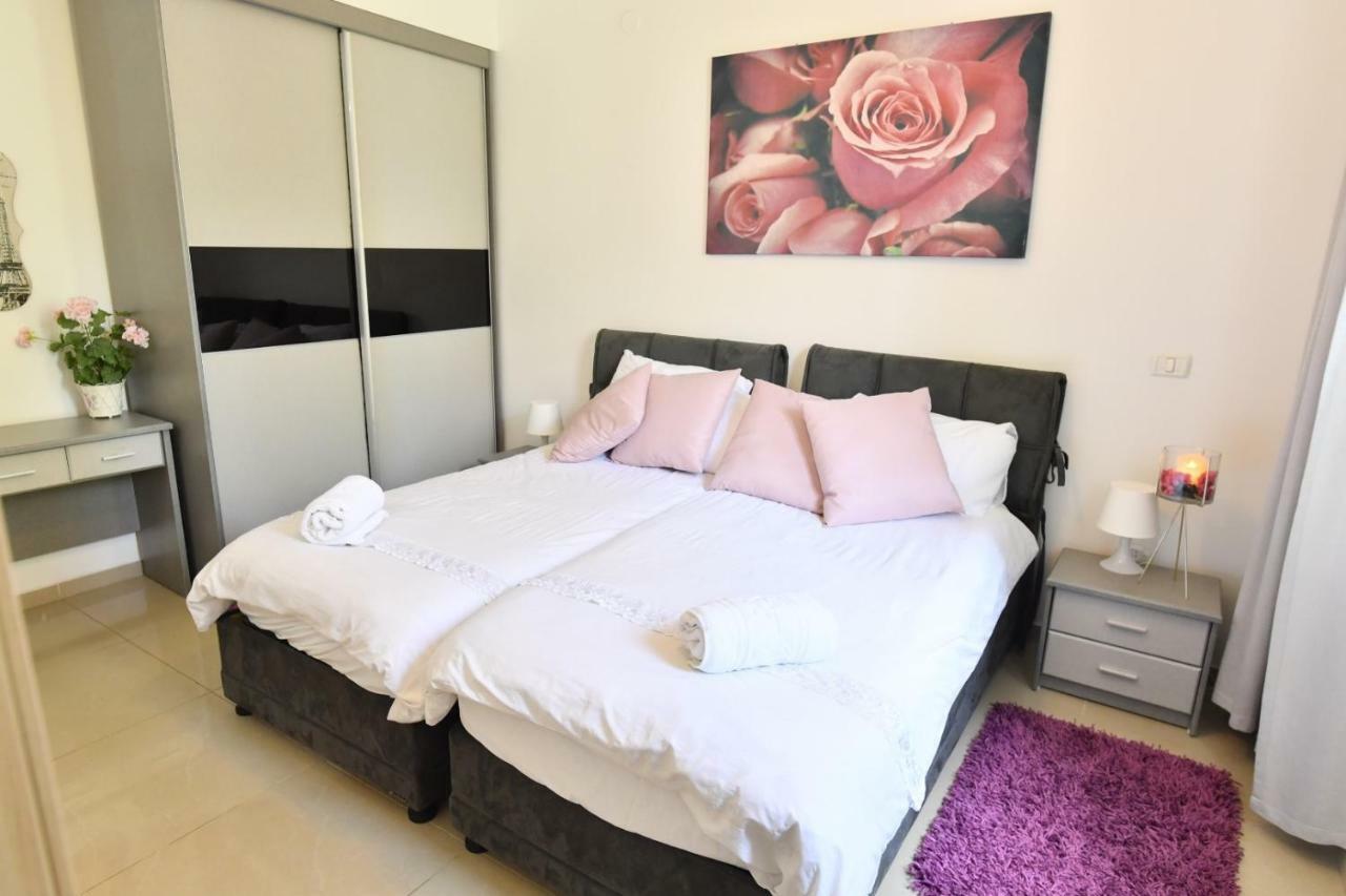 Saidoff, Amazing 4 Bedroom 3 Bath In City Center, Pool, Parking!!! Gerusalemme Esterno foto
