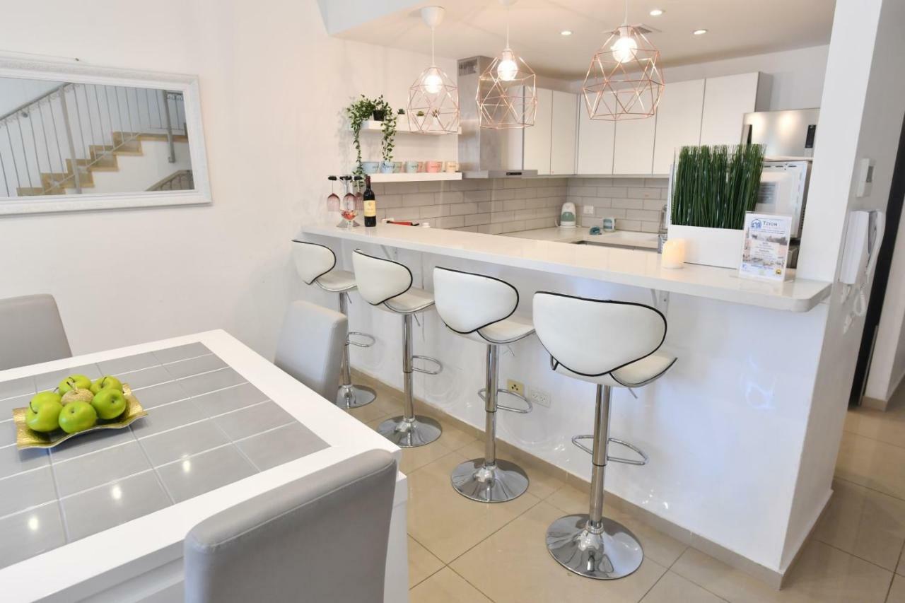 Saidoff, Amazing 4 Bedroom 3 Bath In City Center, Pool, Parking!!! Gerusalemme Esterno foto