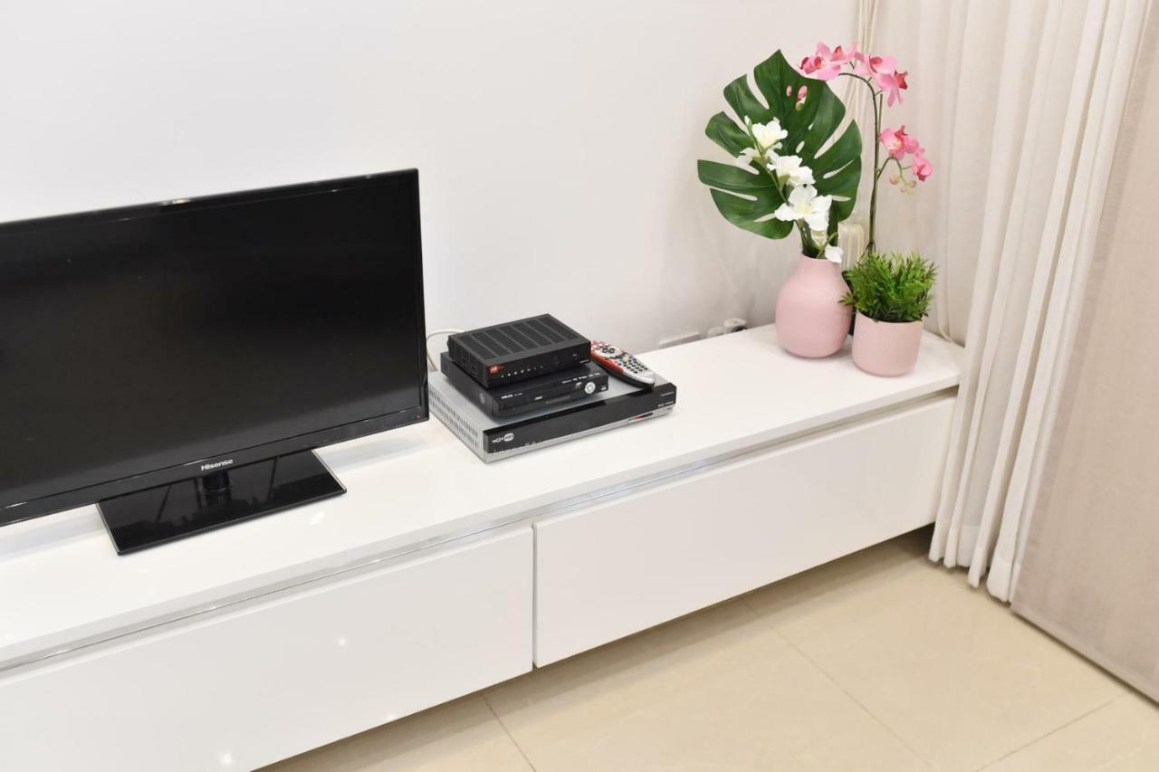 Saidoff, Amazing 4 Bedroom 3 Bath In City Center, Pool, Parking!!! Gerusalemme Esterno foto